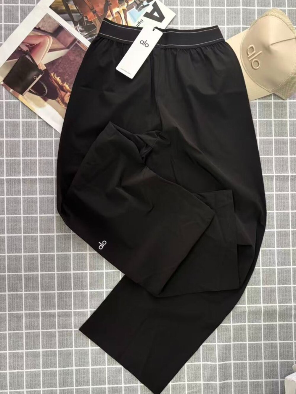 Women's Black Commuting Yoga Pants ALO Yoga🔥Regular inner seam length 30 inche - Picture 3 of 10